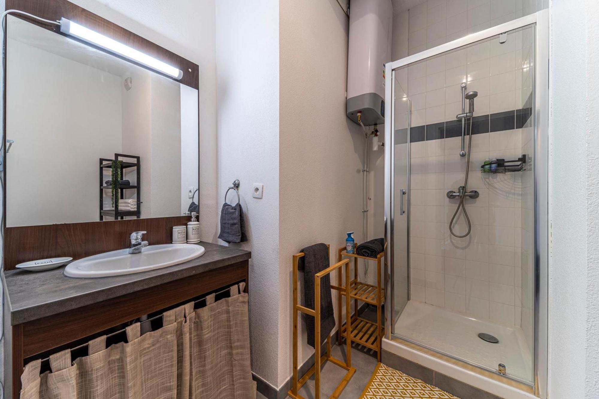 Stay Cosy Lille I Tourcoing - Appartement - Hypercentre - Parking Securise - Wifi - Netflix - Cuisine المظهر الخارجي الصورة